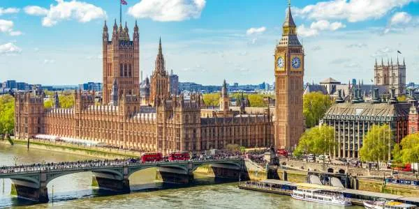 21-Nt Europe Voyage, Tours & Butler Experience w/ Air — Ireland & UK